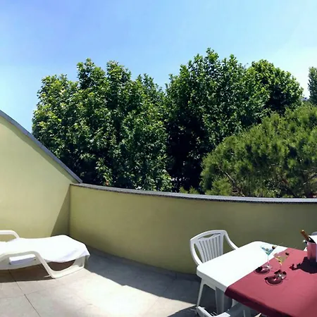 Bright Star Apartment *